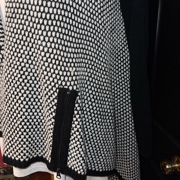 Colour works. Small cardigan. Long sleeve. - Picture 4 of 10